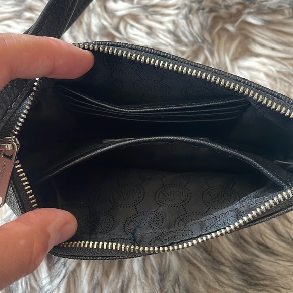 Michael Kors wristlet - Picture 3 of 7